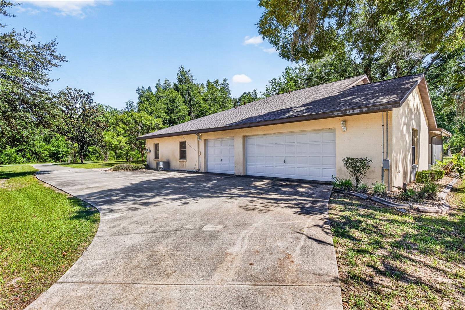 RAINBOW LAKES ESTATE - Residential