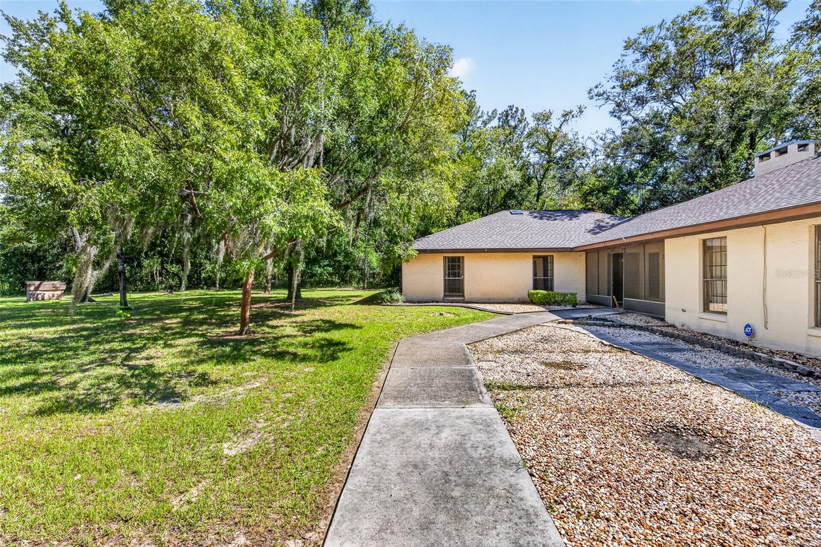 RAINBOW LAKES ESTATE - Residential