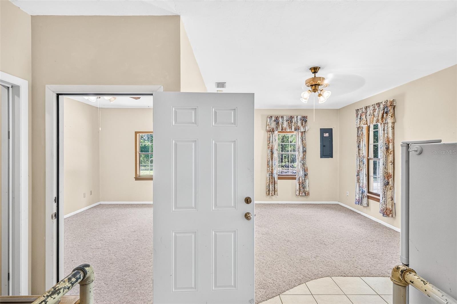 RAINBOW LAKES ESTATE - Residential