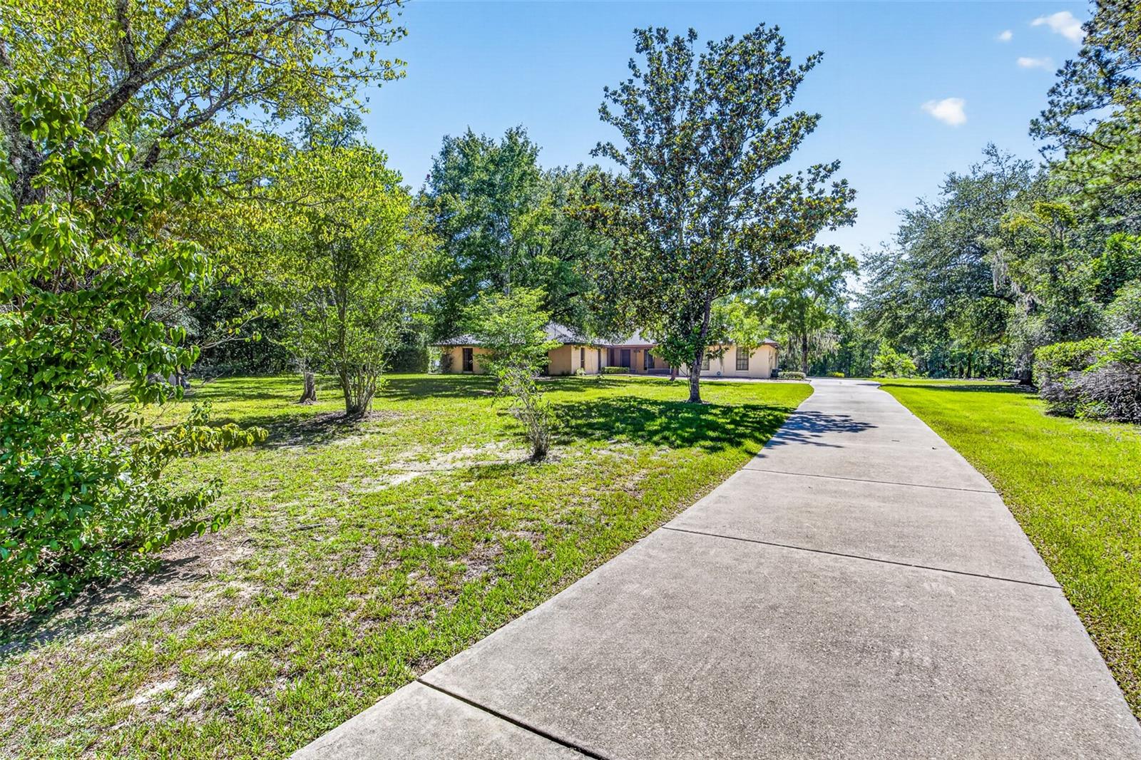 RAINBOW LAKES ESTATE - Residential
