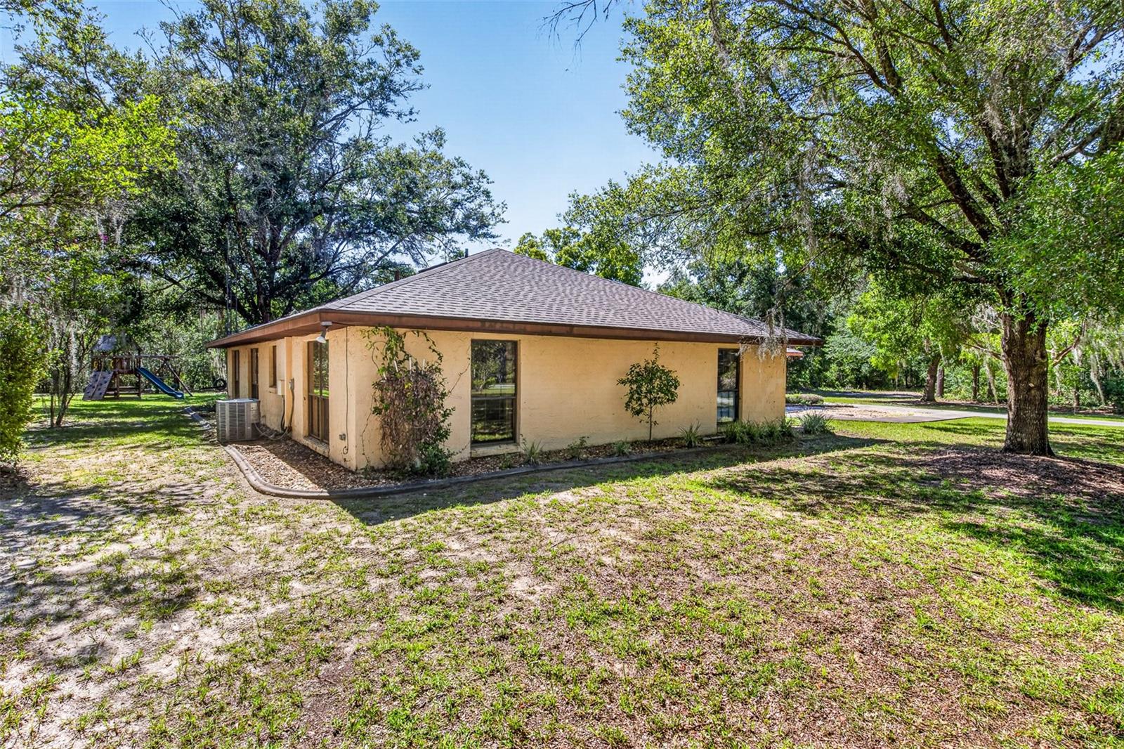 RAINBOW LAKES ESTATE - Residential