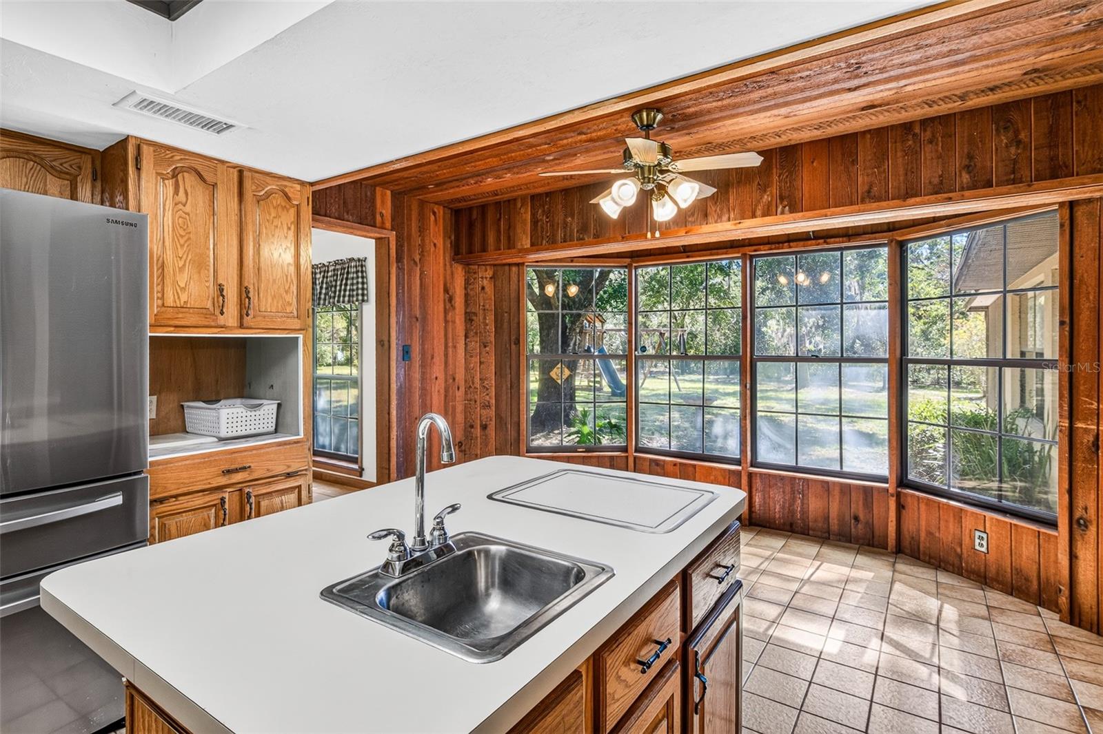 RAINBOW LAKES ESTATE - Residential