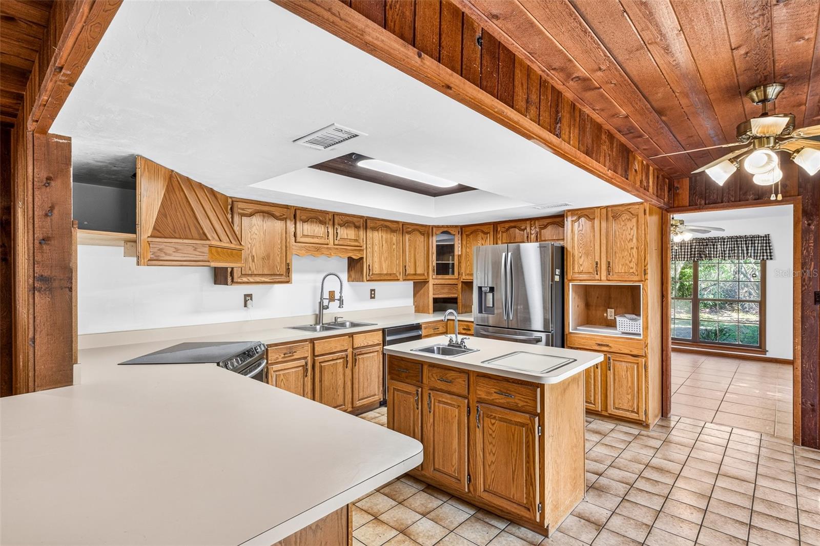 RAINBOW LAKES ESTATE - Residential