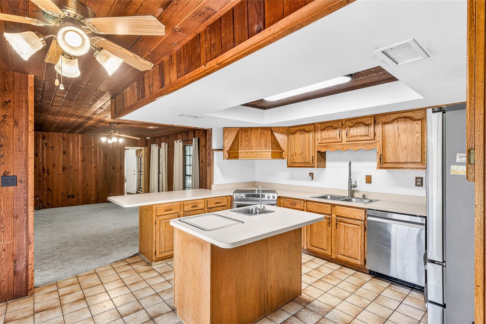 RAINBOW LAKES ESTATE - Residential