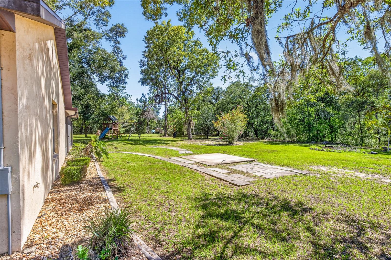 RAINBOW LAKES ESTATE - Residential