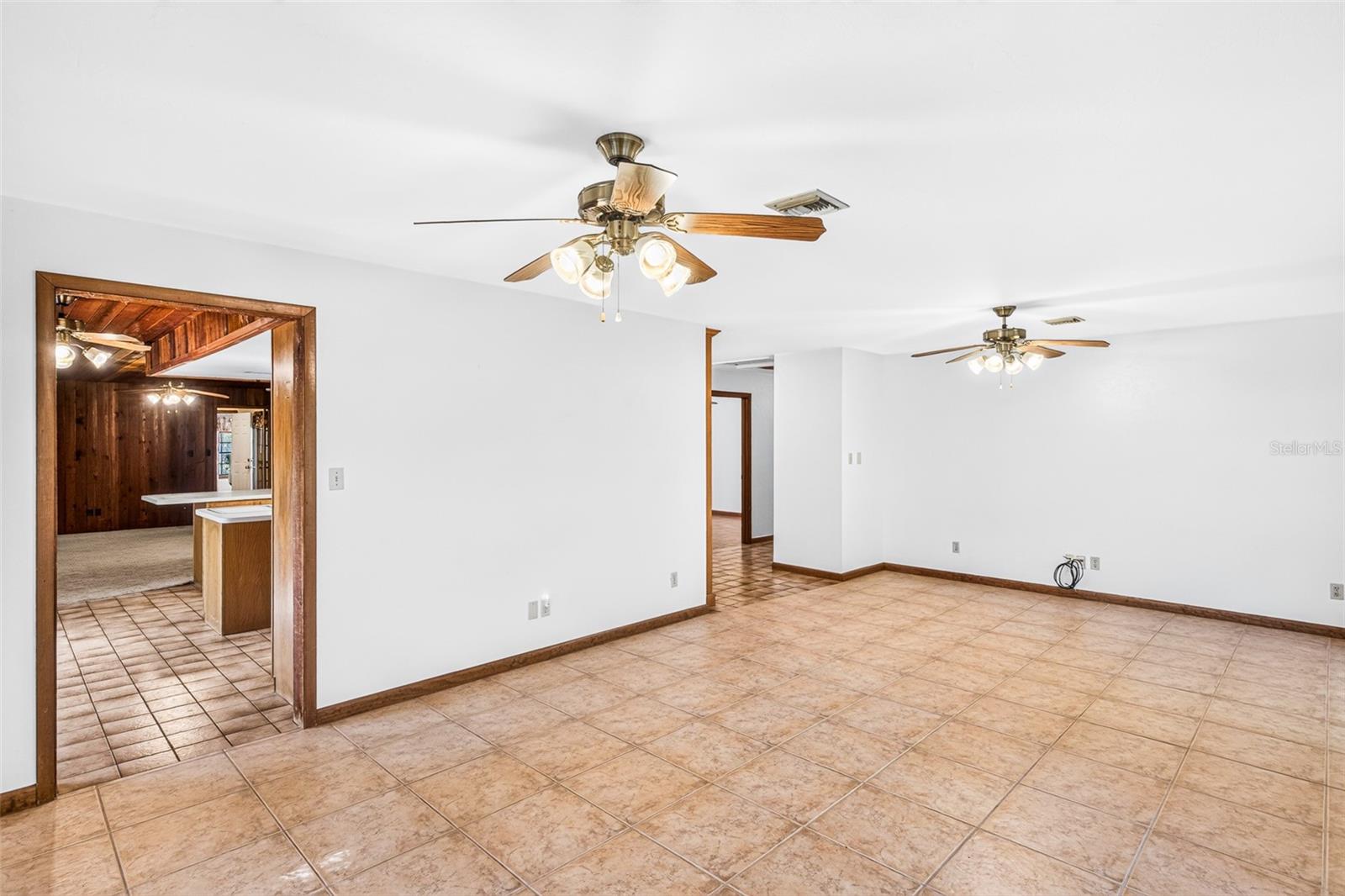 RAINBOW LAKES ESTATE - Residential
