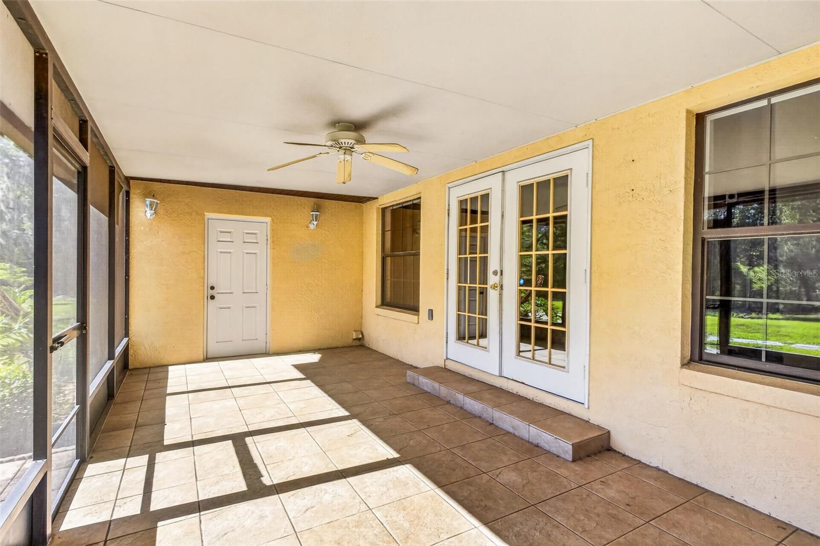 RAINBOW LAKES ESTATE - Residential
