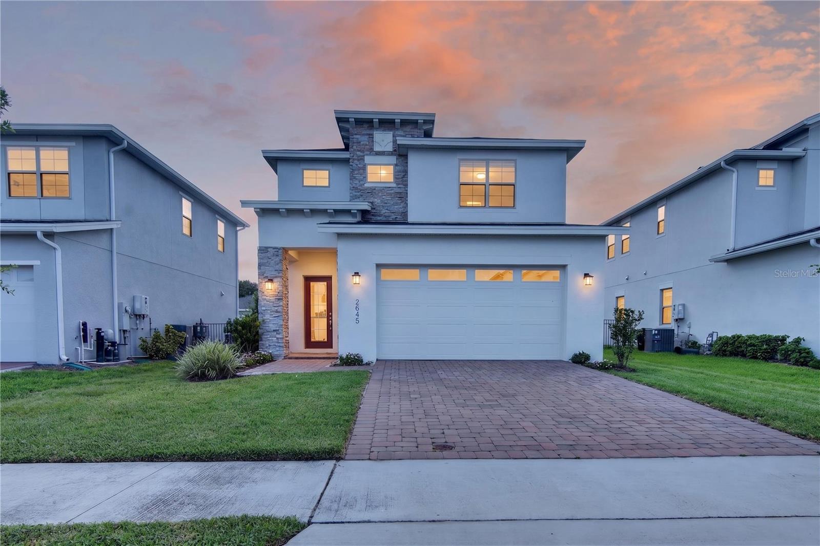TWIN LAKES PH 8 - Residential