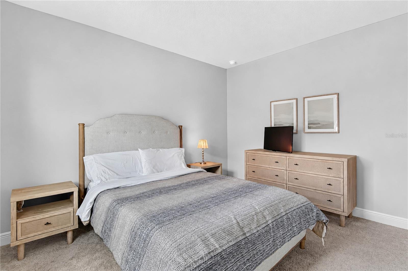 TWIN LAKES PH 8 - Residential