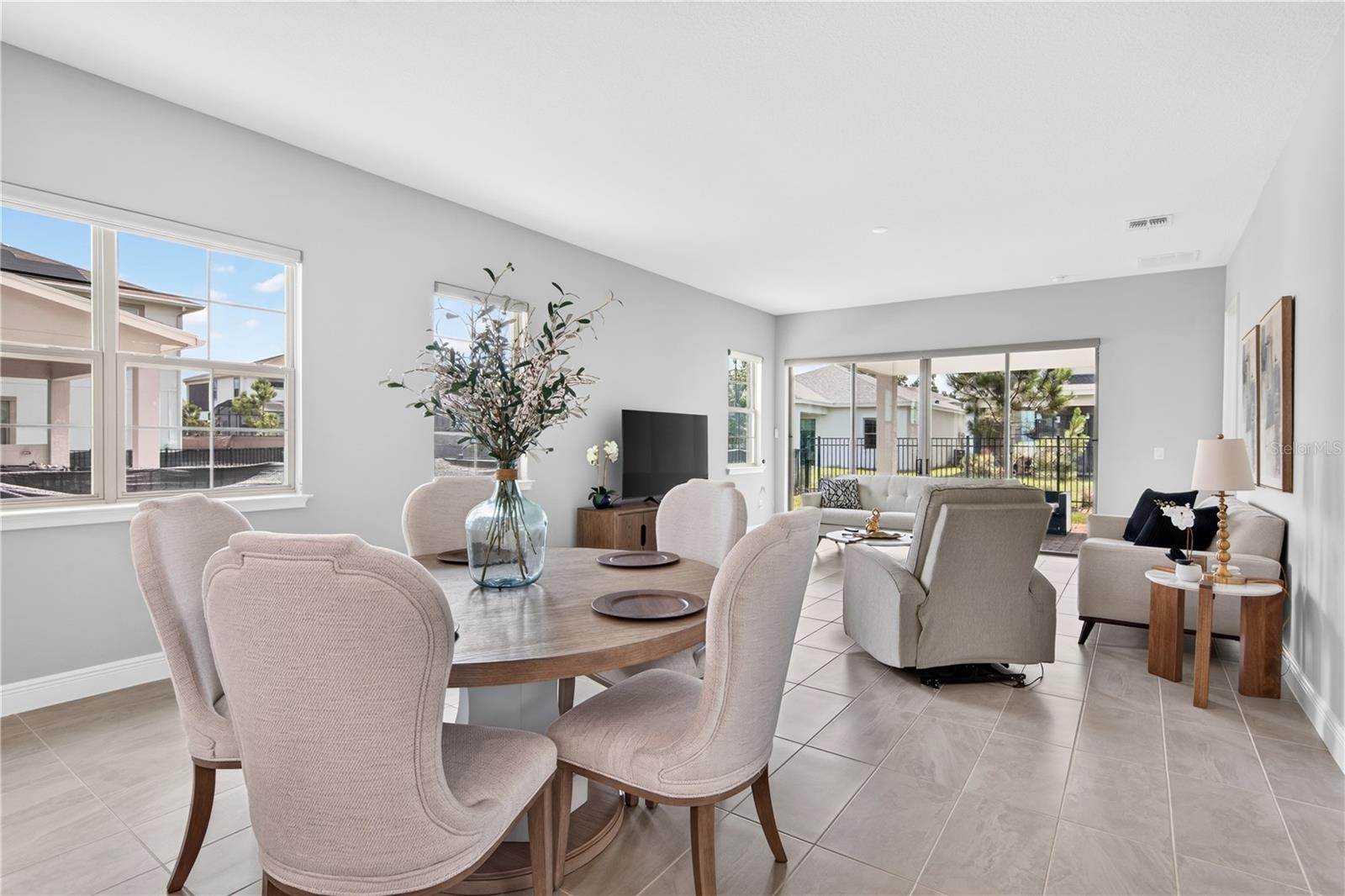 TWIN LAKES PH 8 - Residential
