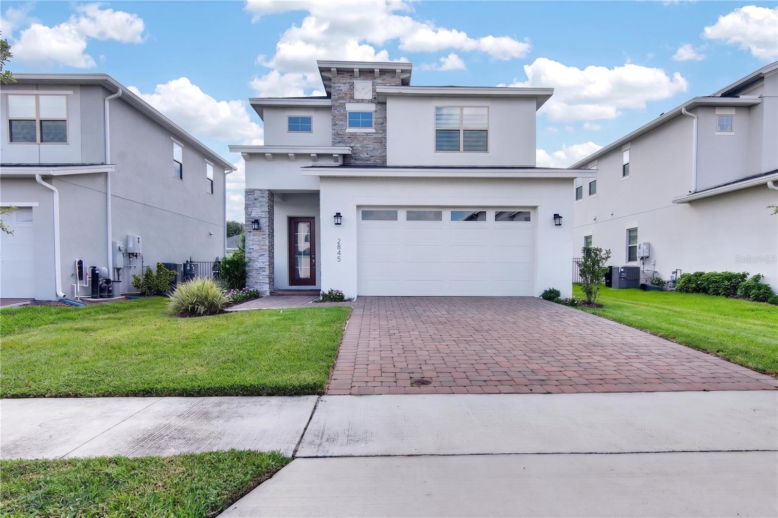 TWIN LAKES PH 8 - Residential