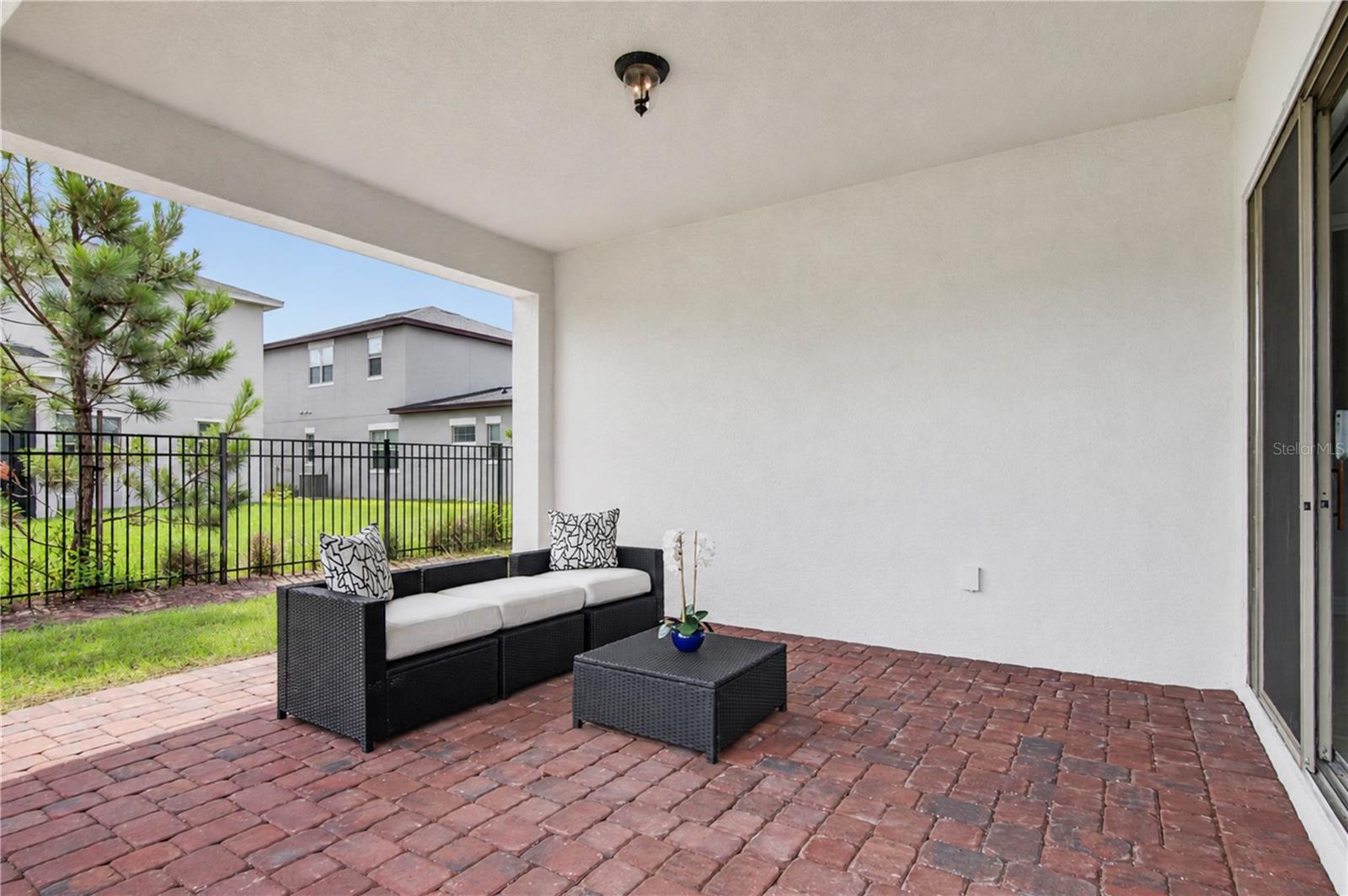 TWIN LAKES PH 8 - Residential