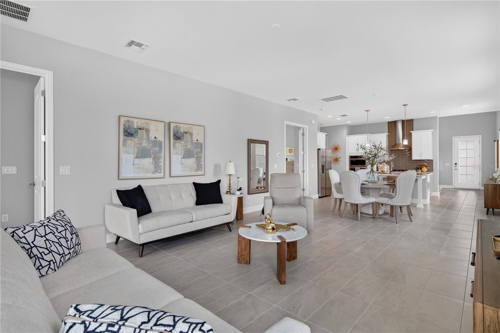 TWIN LAKES PH 8 - Residential