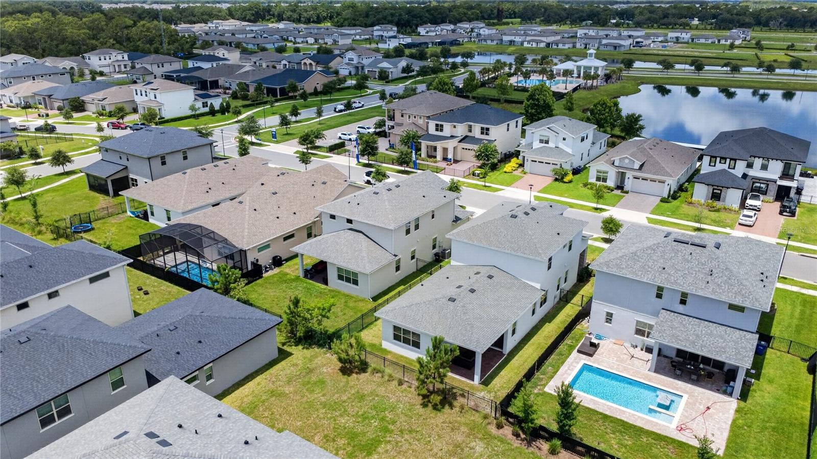 TWIN LAKES PH 8 - Residential