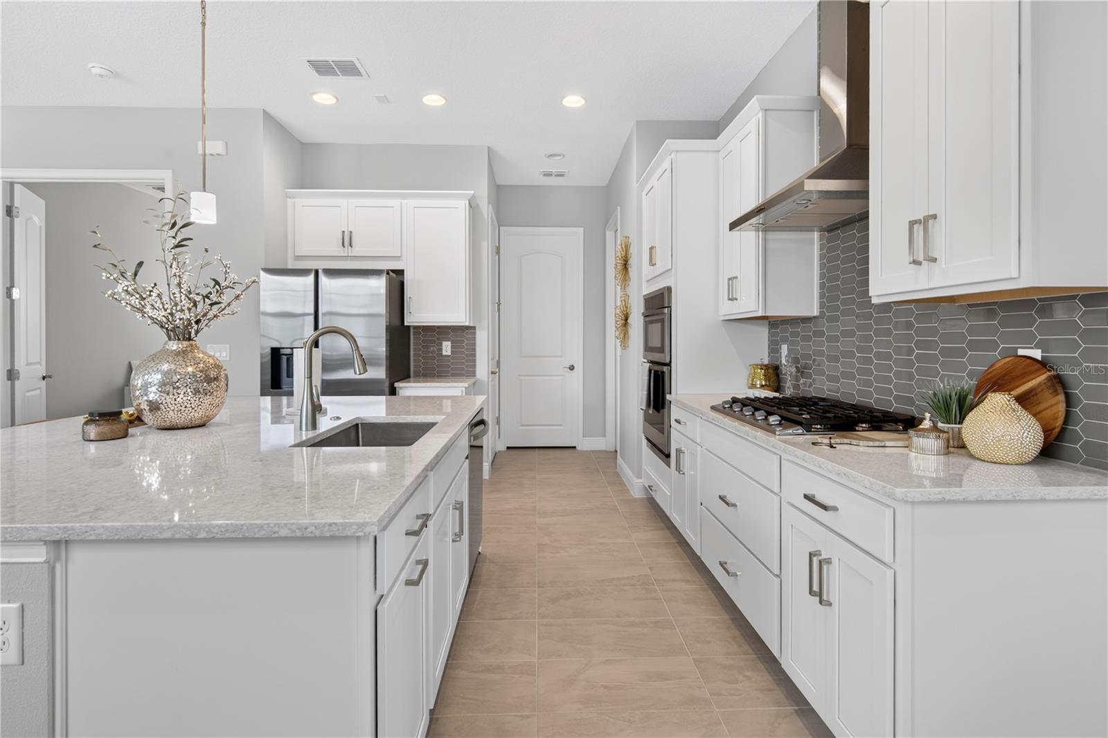 TWIN LAKES PH 8 - Residential