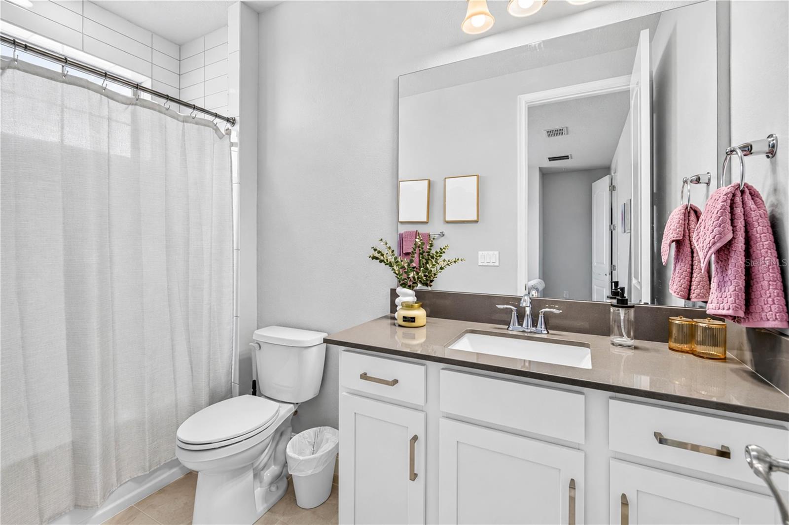 TWIN LAKES PH 8 - Residential