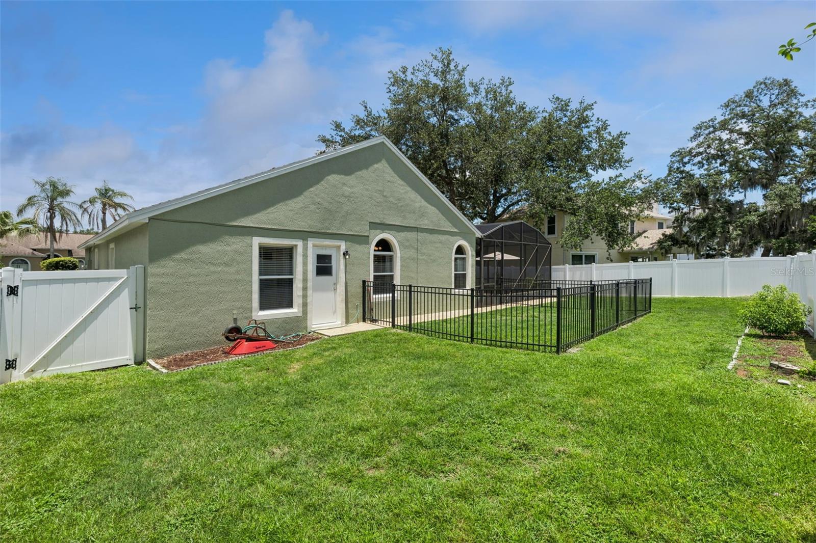 UNIVERSITY ESTATES - Residential