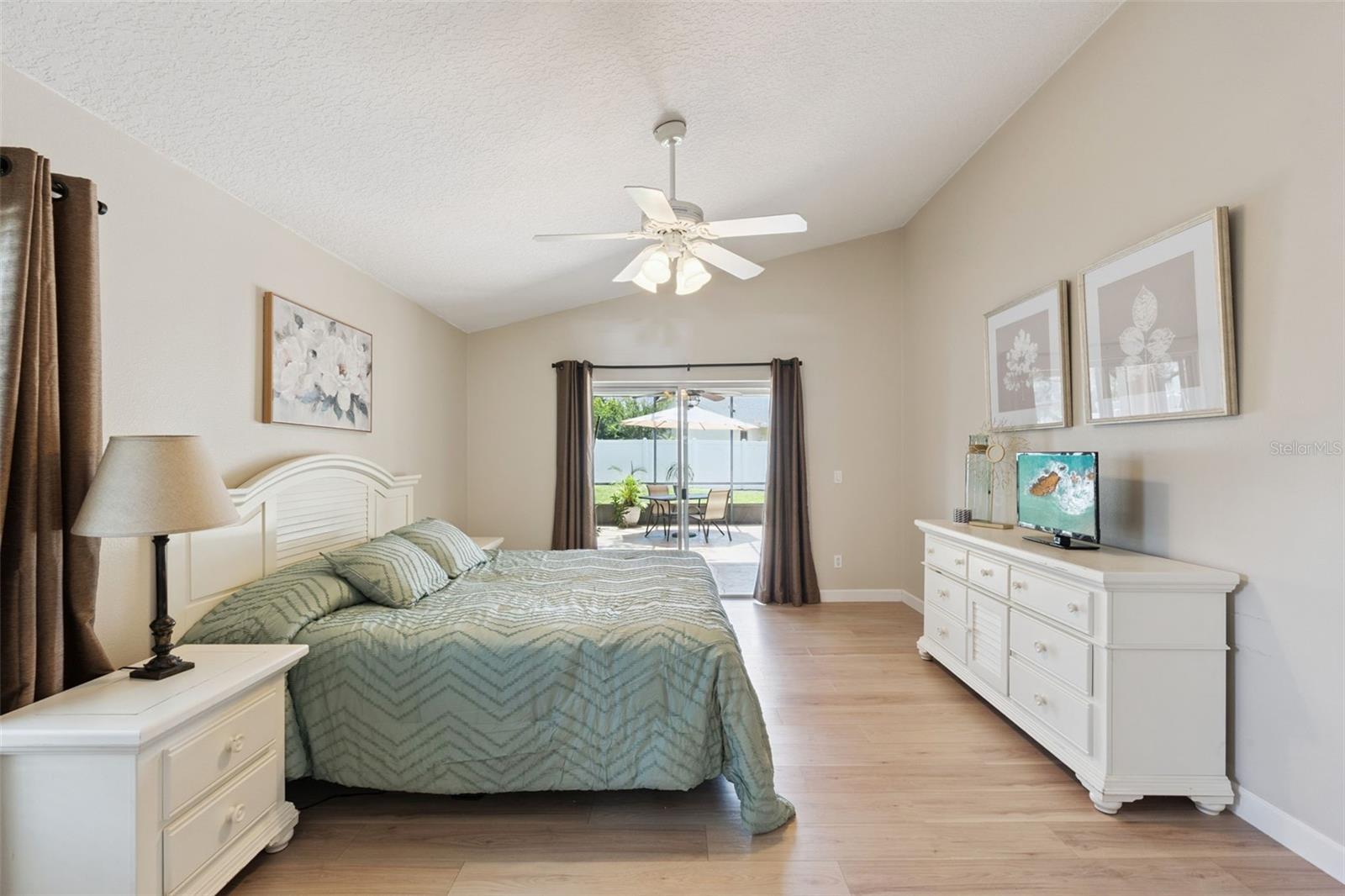 UNIVERSITY ESTATES - Residential