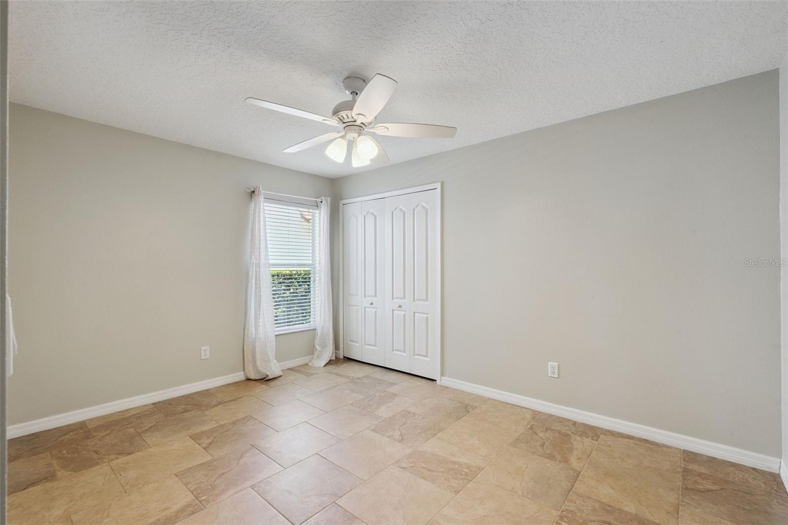 UNIVERSITY ESTATES - Residential