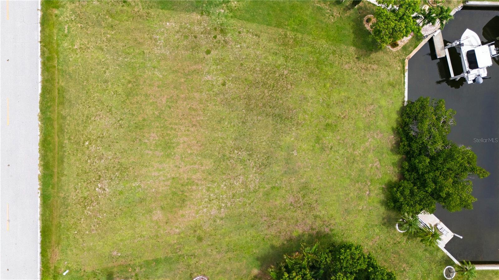 PUNTA GORDA ISLES SEC 06 - Land