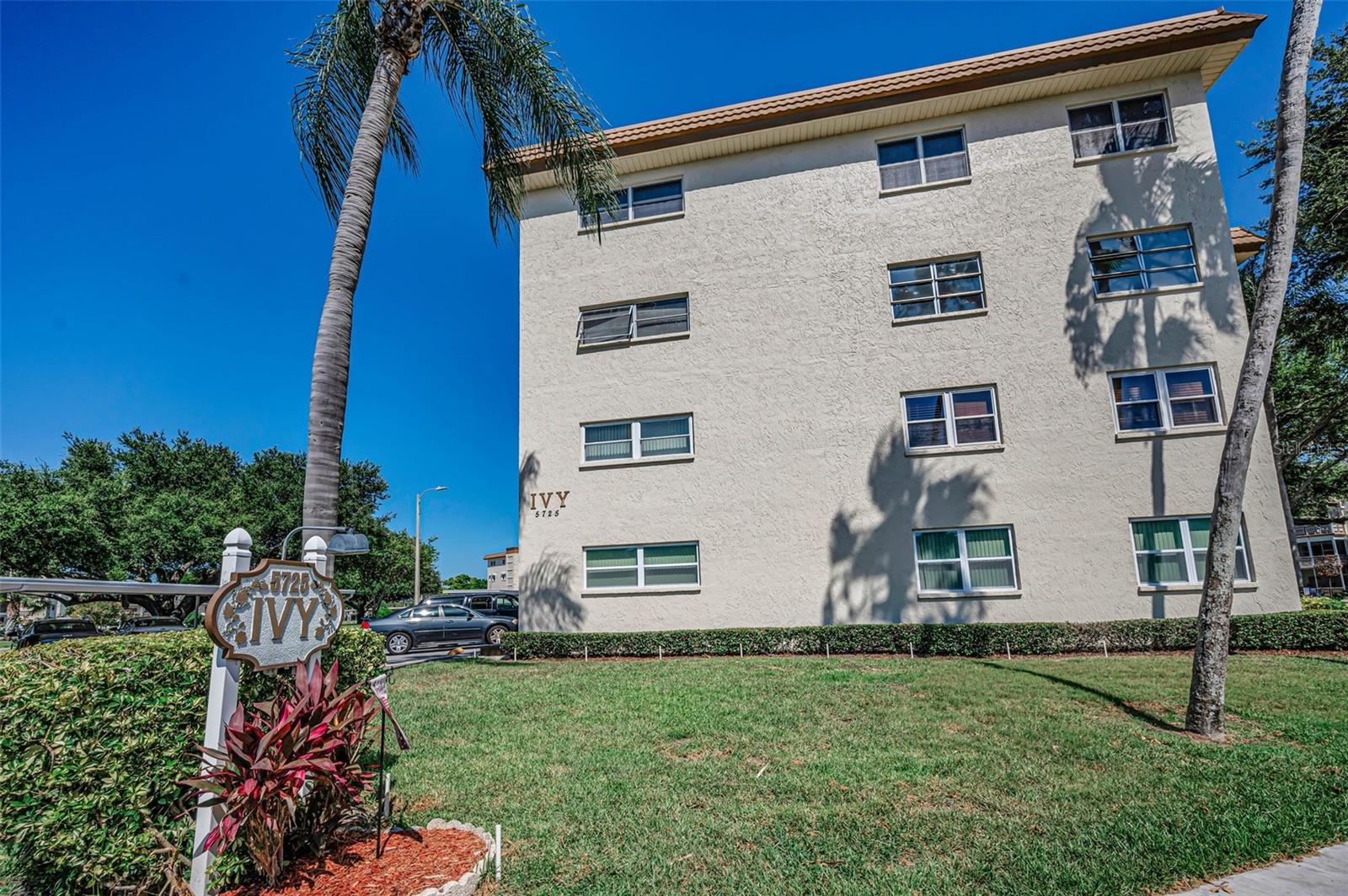 FIVE TOWNS OF ST PETE - Residential