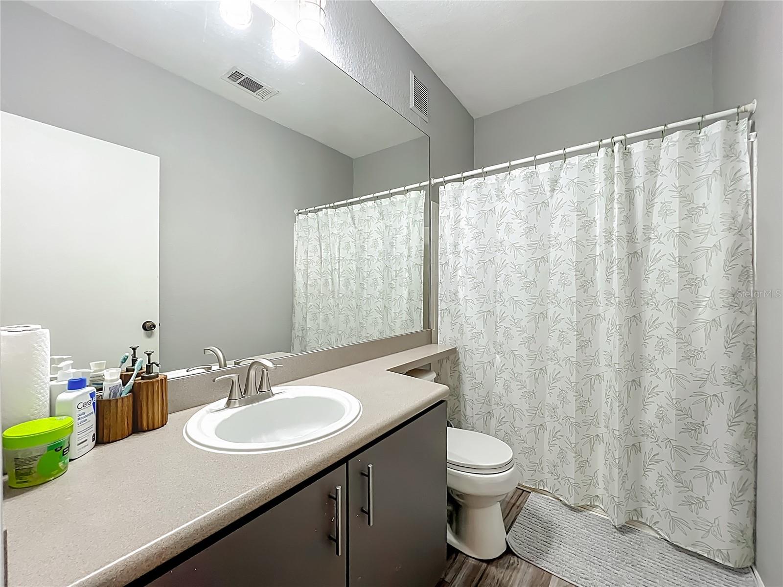 NOTTING HILL A CONDO - Residential