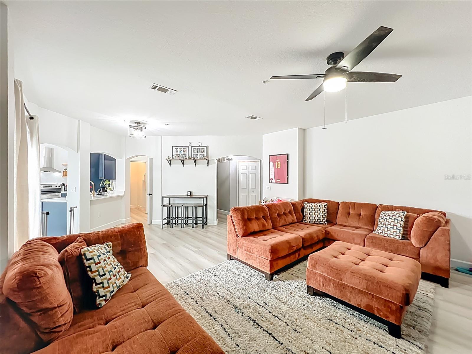NOTTING HILL A CONDO - Residential