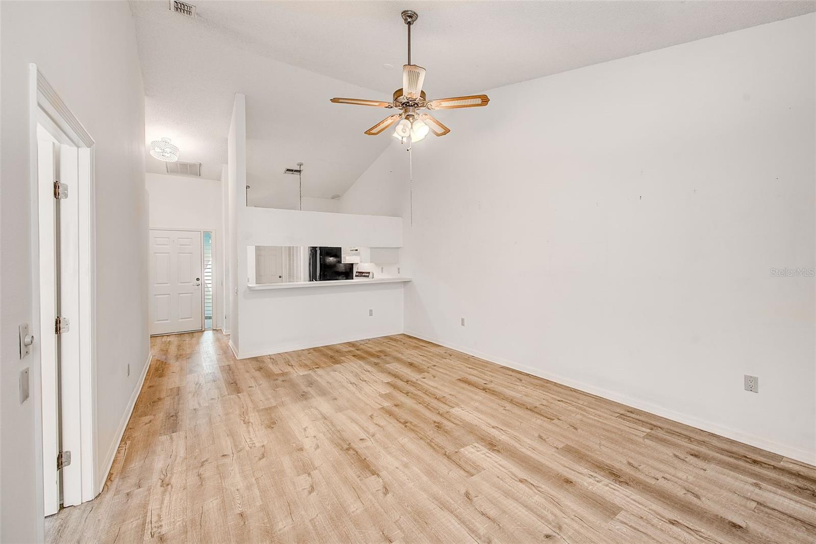 WOODS AT ANDERSON PARK CONDO THE - Residential