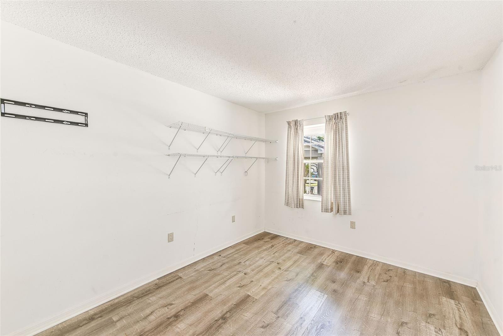 WOODS AT ANDERSON PARK CONDO THE - Residential