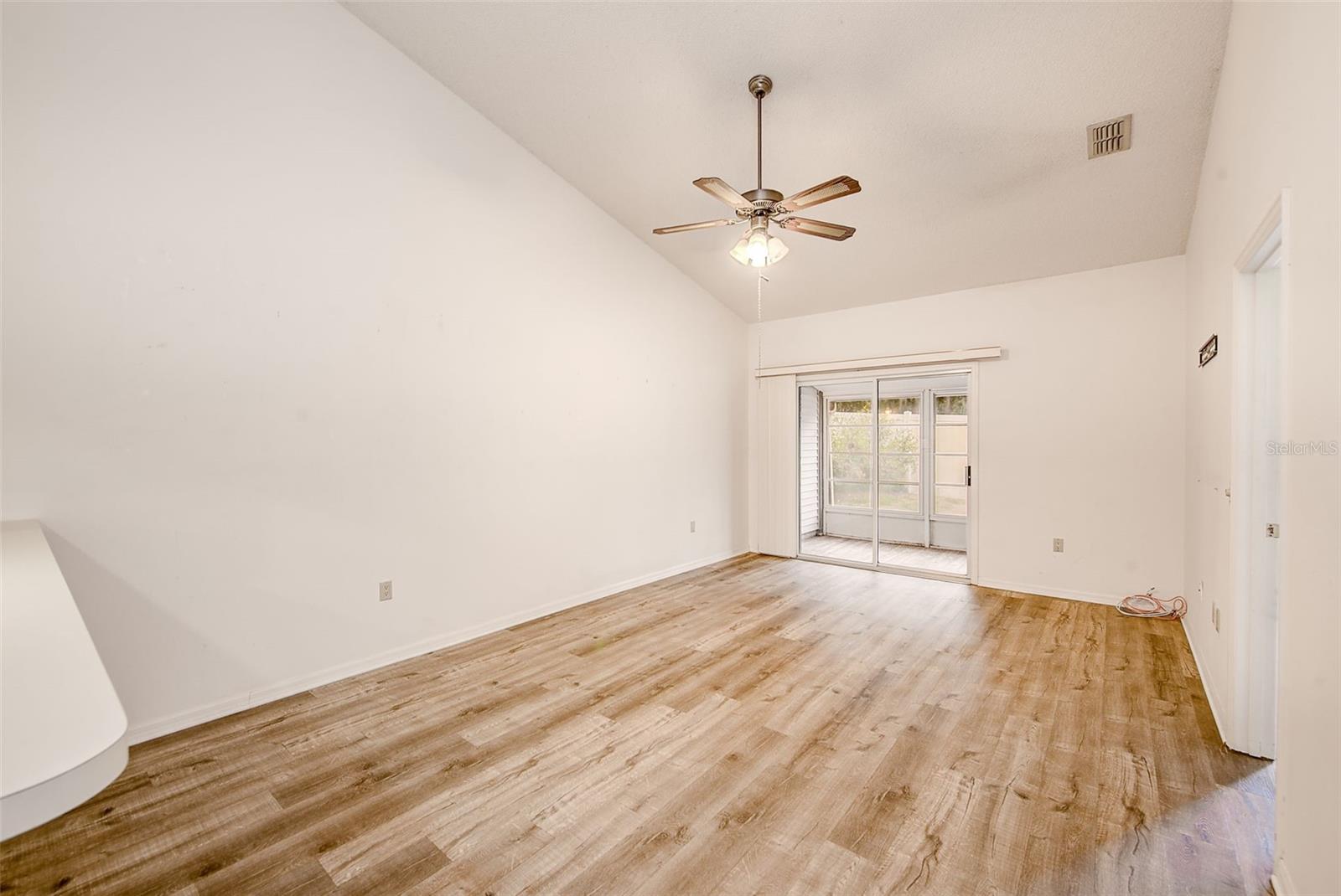 WOODS AT ANDERSON PARK CONDO THE - Residential