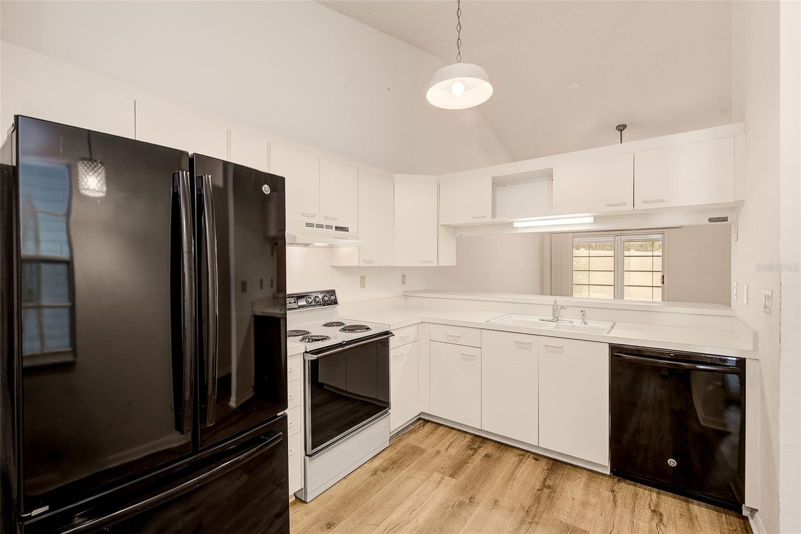 WOODS AT ANDERSON PARK CONDO THE - Residential