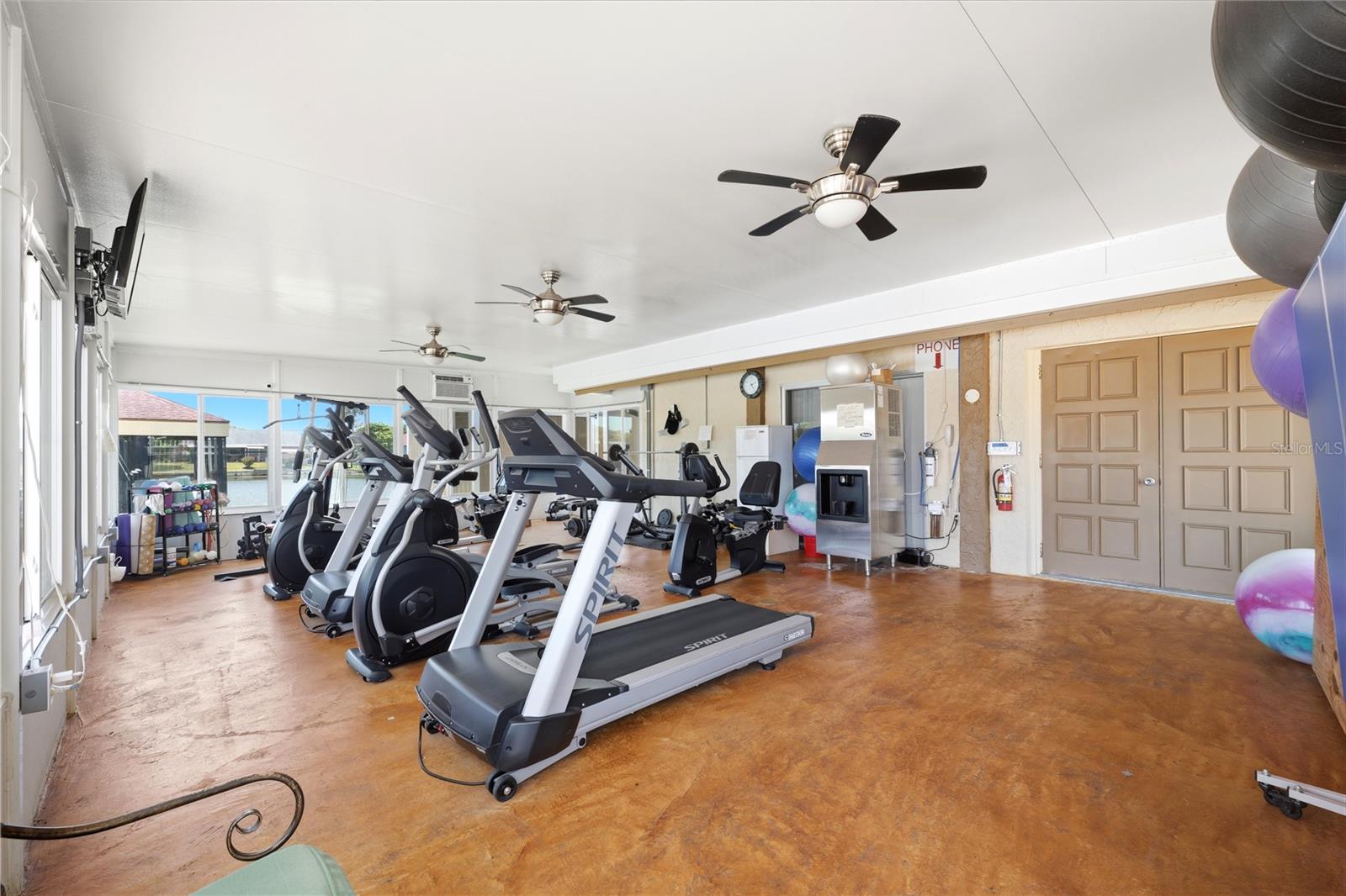 BEACON LAKES INC CONDO 5 - Residential