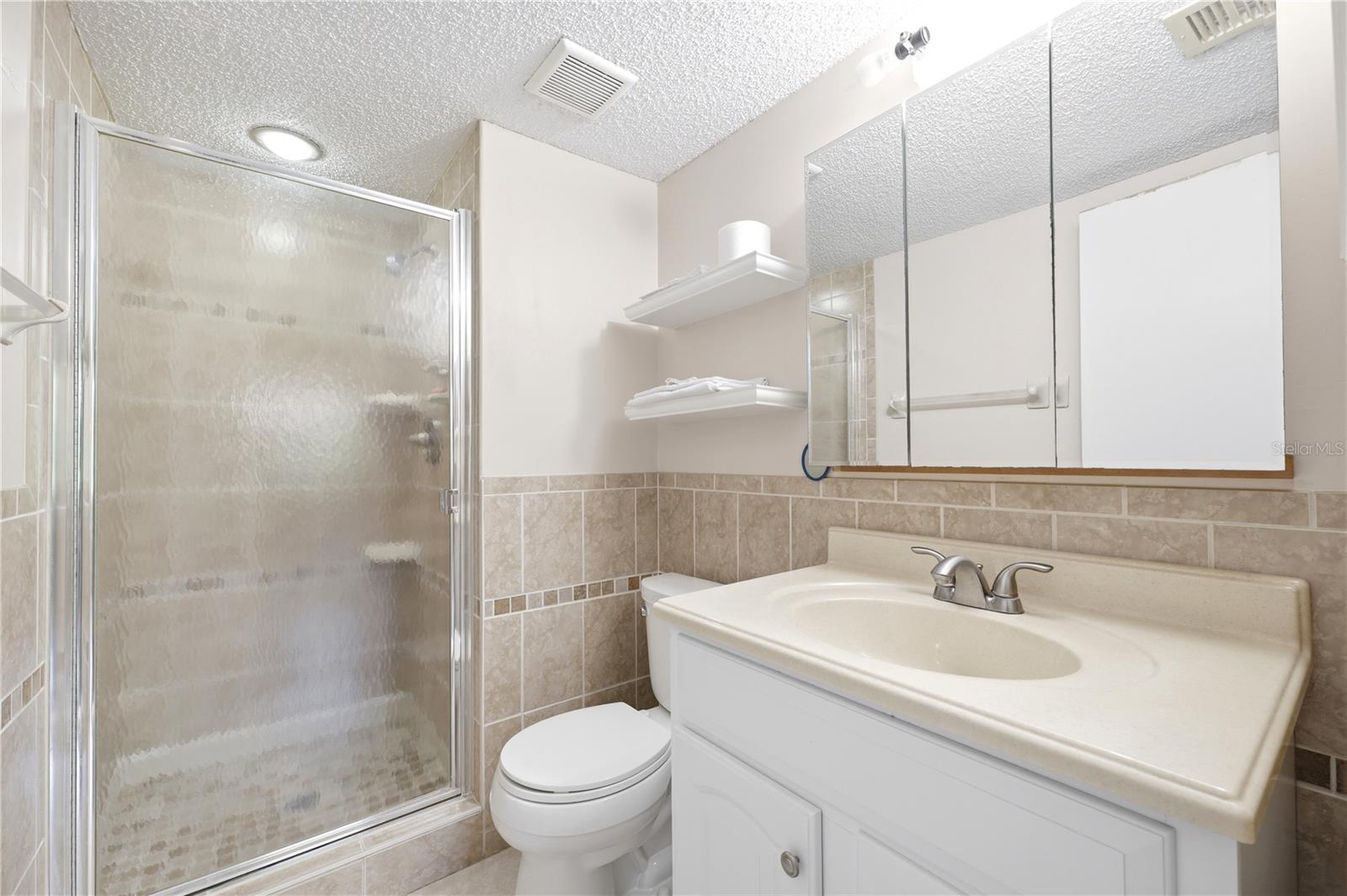 BEACON LAKES INC CONDO 5 - Residential