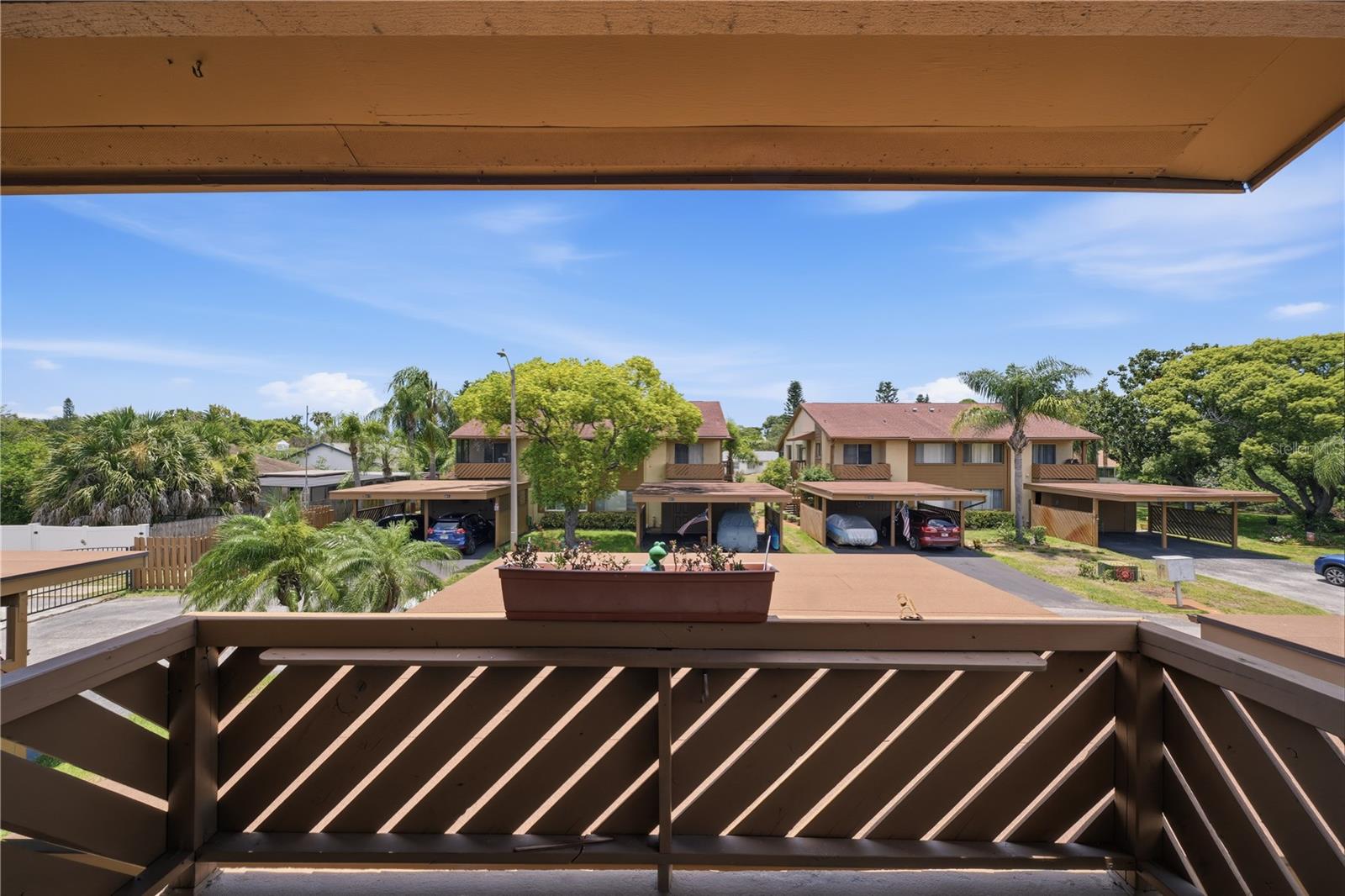 BEACON LAKES INC CONDO 5 - Residential