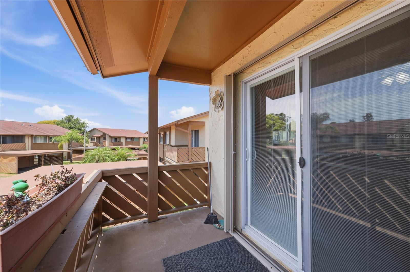 BEACON LAKES INC CONDO 5 - Residential