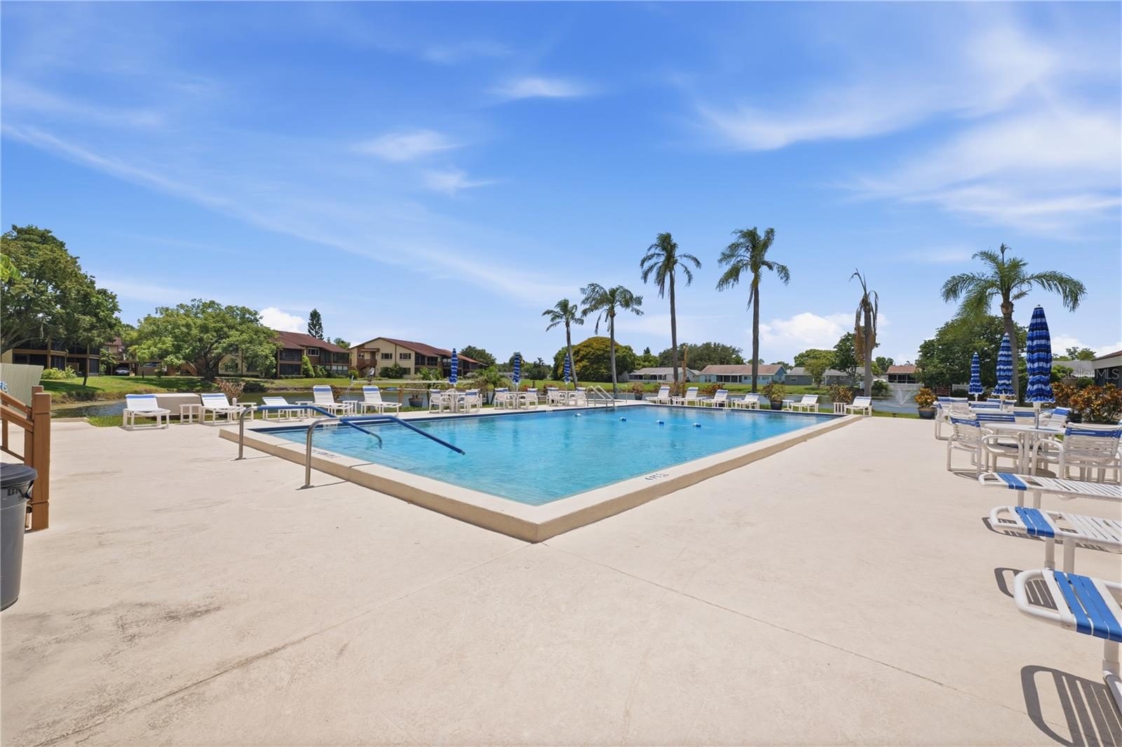 BEACON LAKES INC CONDO 5 - Residential