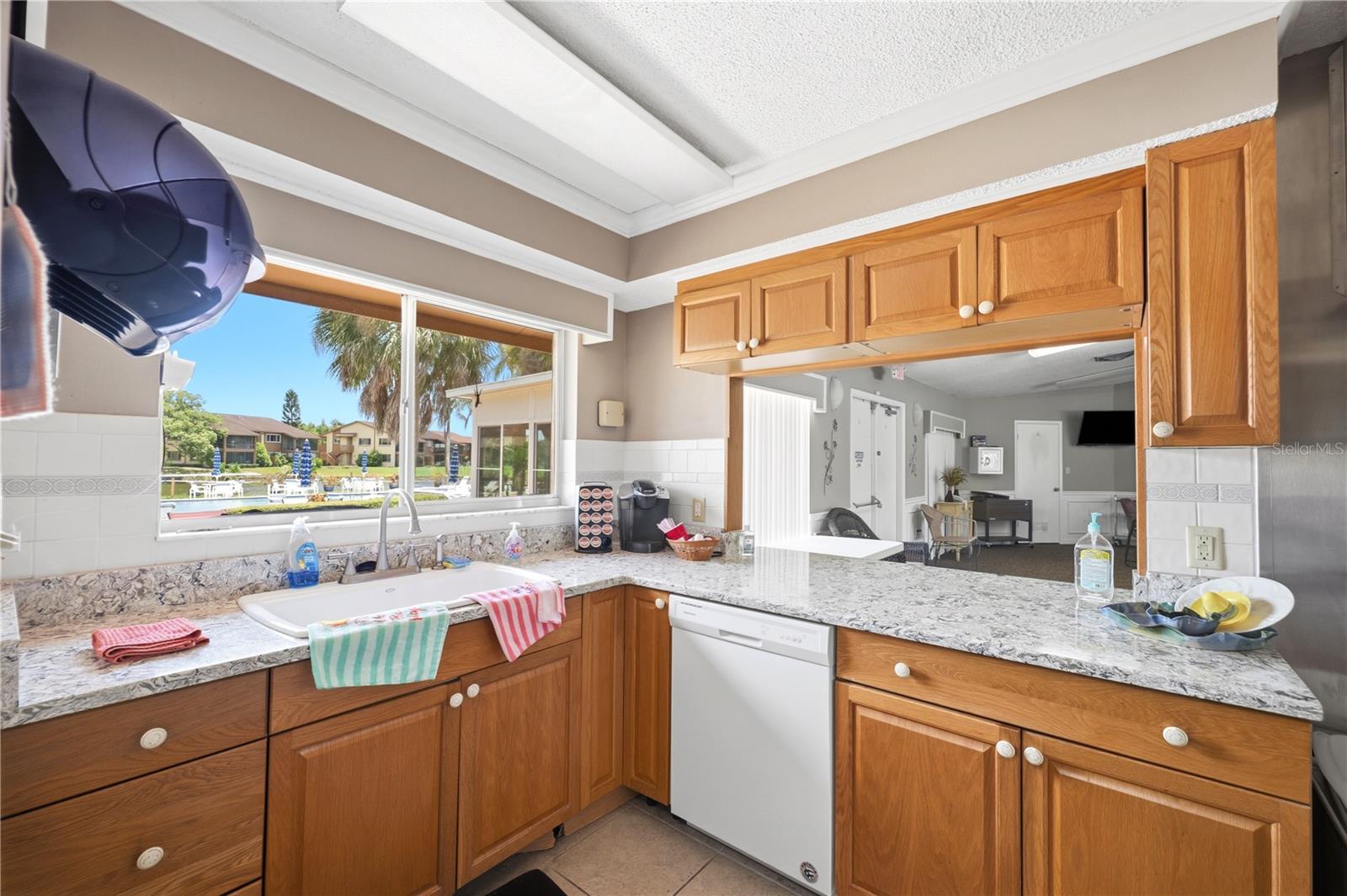 BEACON LAKES INC CONDO 5 - Residential