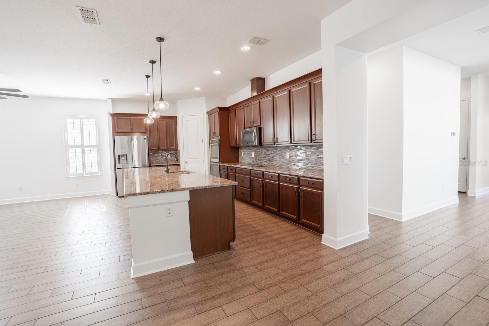 MARIPOSA PH 2A & 2B - Residential Lease