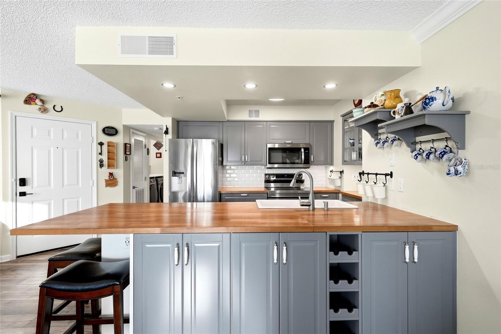 AUDUBON CONDO AT FEATHER SOUND - Residential