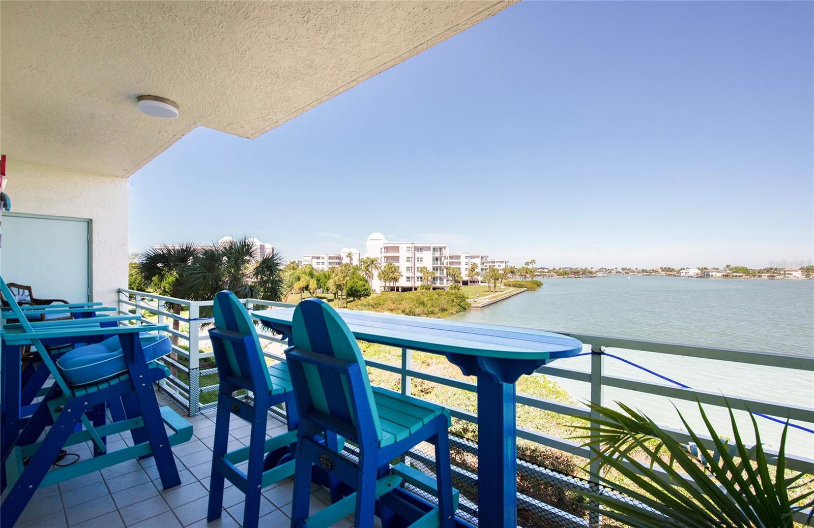 HARBOURSIDE CONDO - Residential