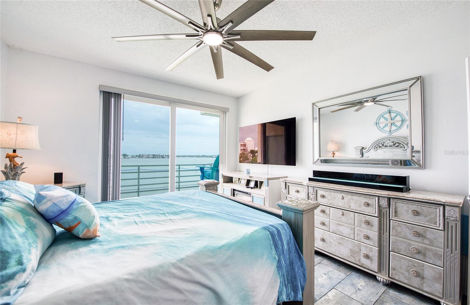 HARBOURSIDE CONDO - Residential
