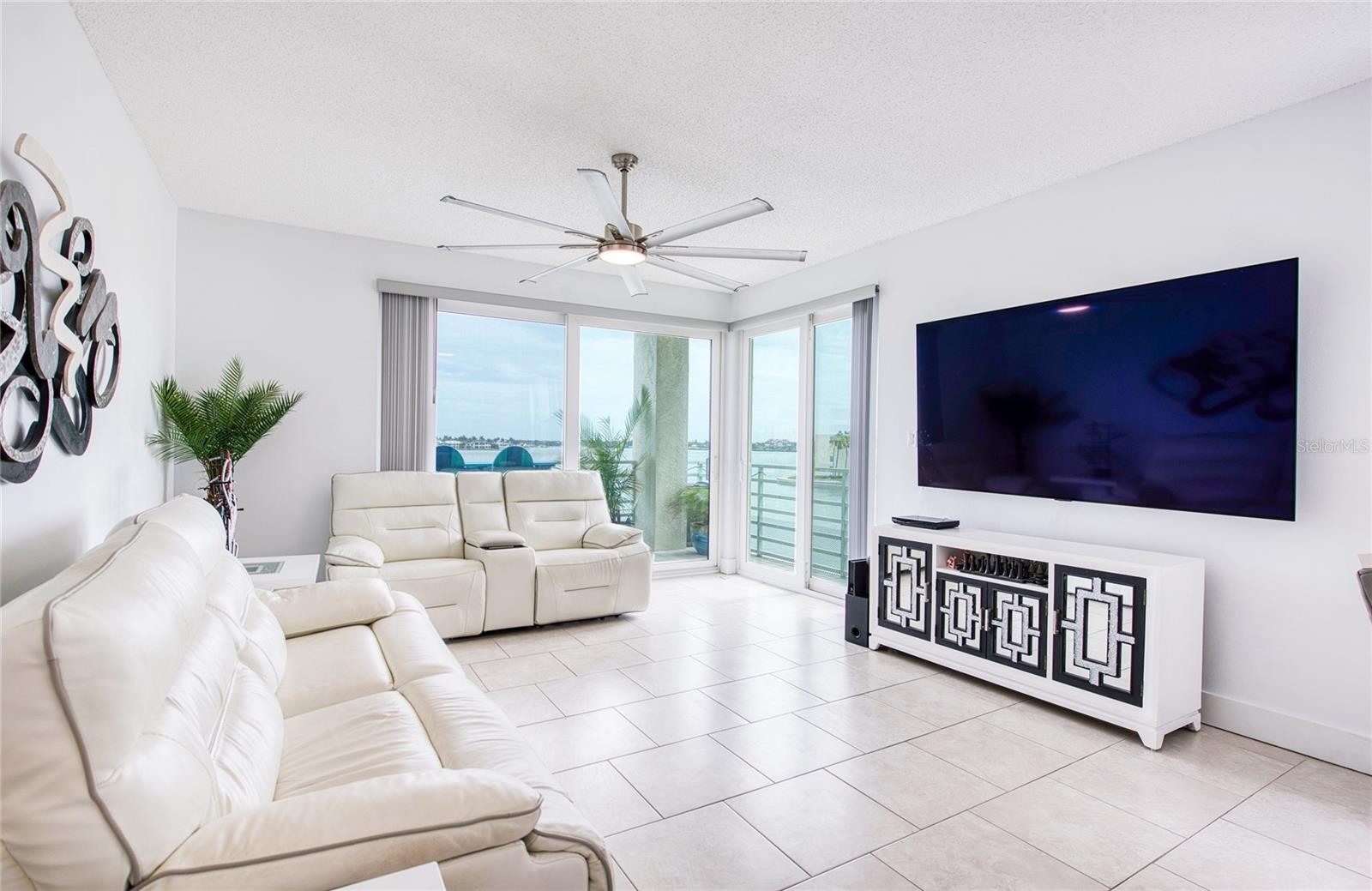 HARBOURSIDE CONDO - Residential