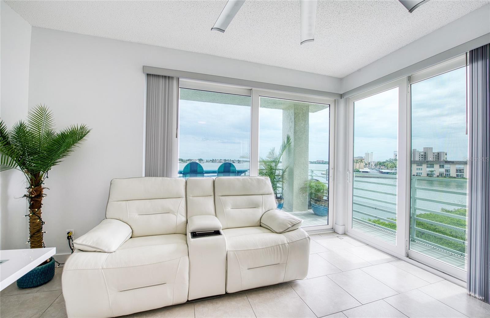 HARBOURSIDE CONDO - Residential
