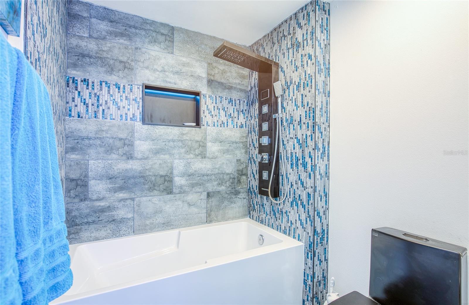 HARBOURSIDE CONDO - Residential