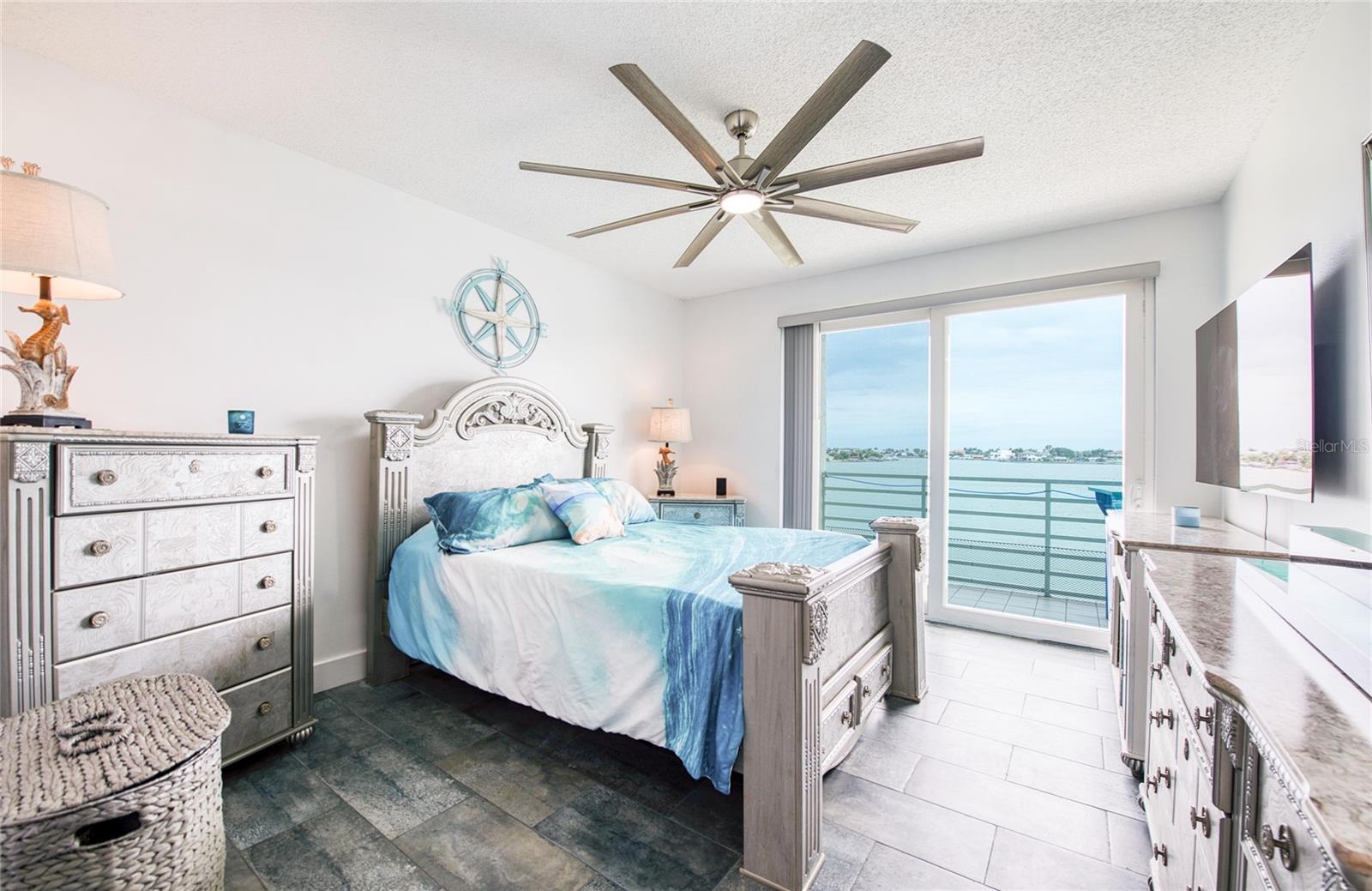 HARBOURSIDE CONDO - Residential