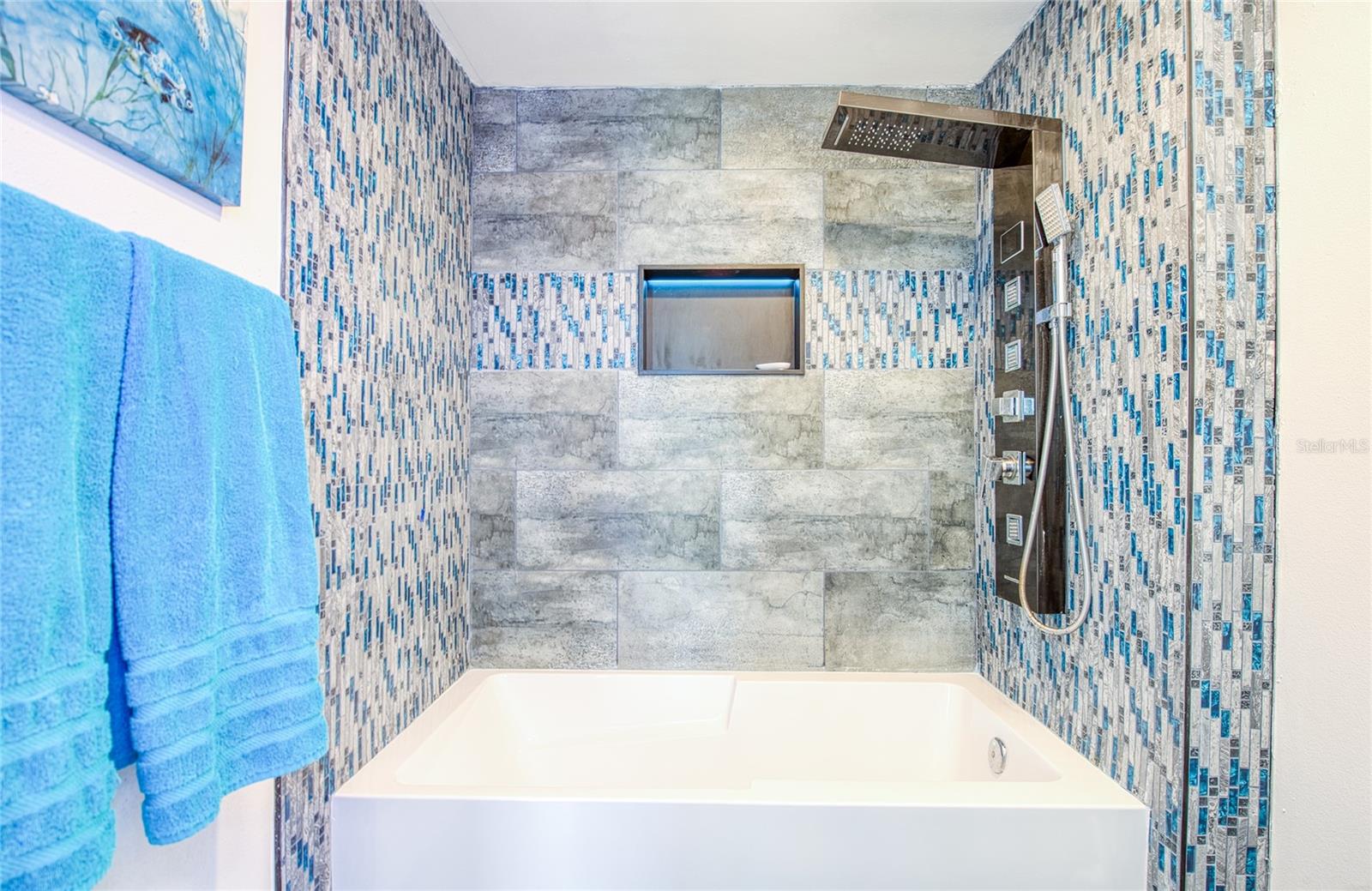 HARBOURSIDE CONDO - Residential
