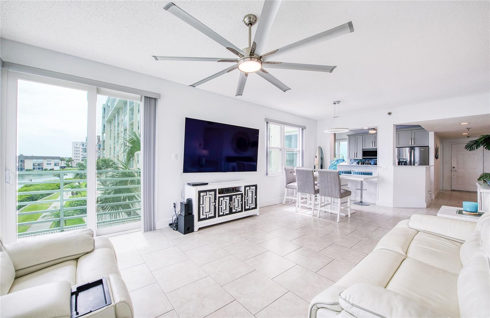 HARBOURSIDE CONDO - Residential