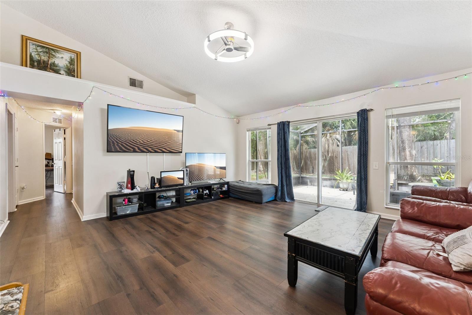 HUNTINGTON POINTE PH 1 - Residential