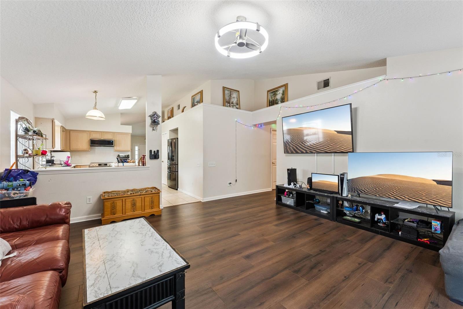 HUNTINGTON POINTE PH 1 - Residential
