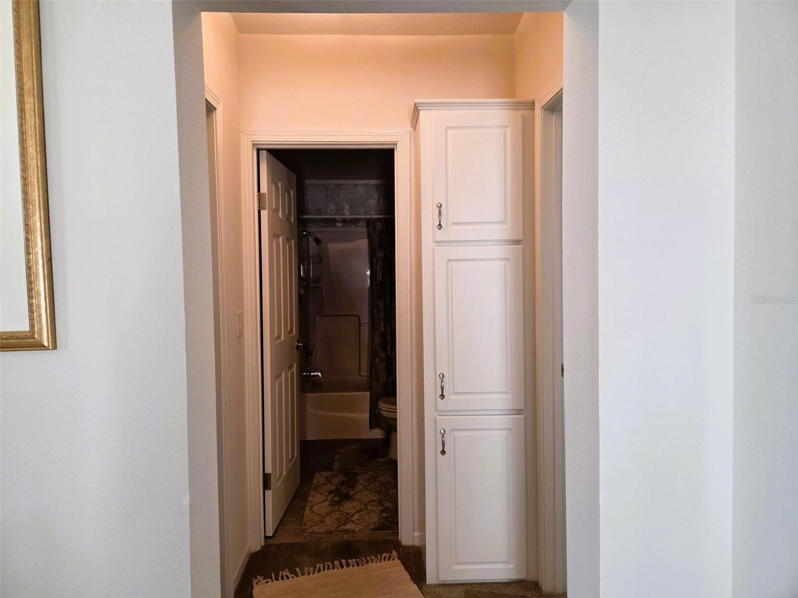 OAKWOOD MANOR - Residential
